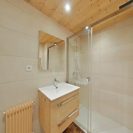 4 Pers, Centre Village, Proche Commerces Et Pistes, Tv Incluse - Fr-1-241-29 아파트