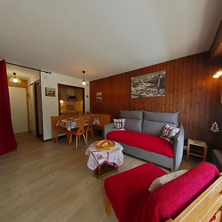 4 Pers, Centre Village, Proche Commerces Et Pistes, Tv Incluse - Fr-1-241-29 * Le Grand-Bornand